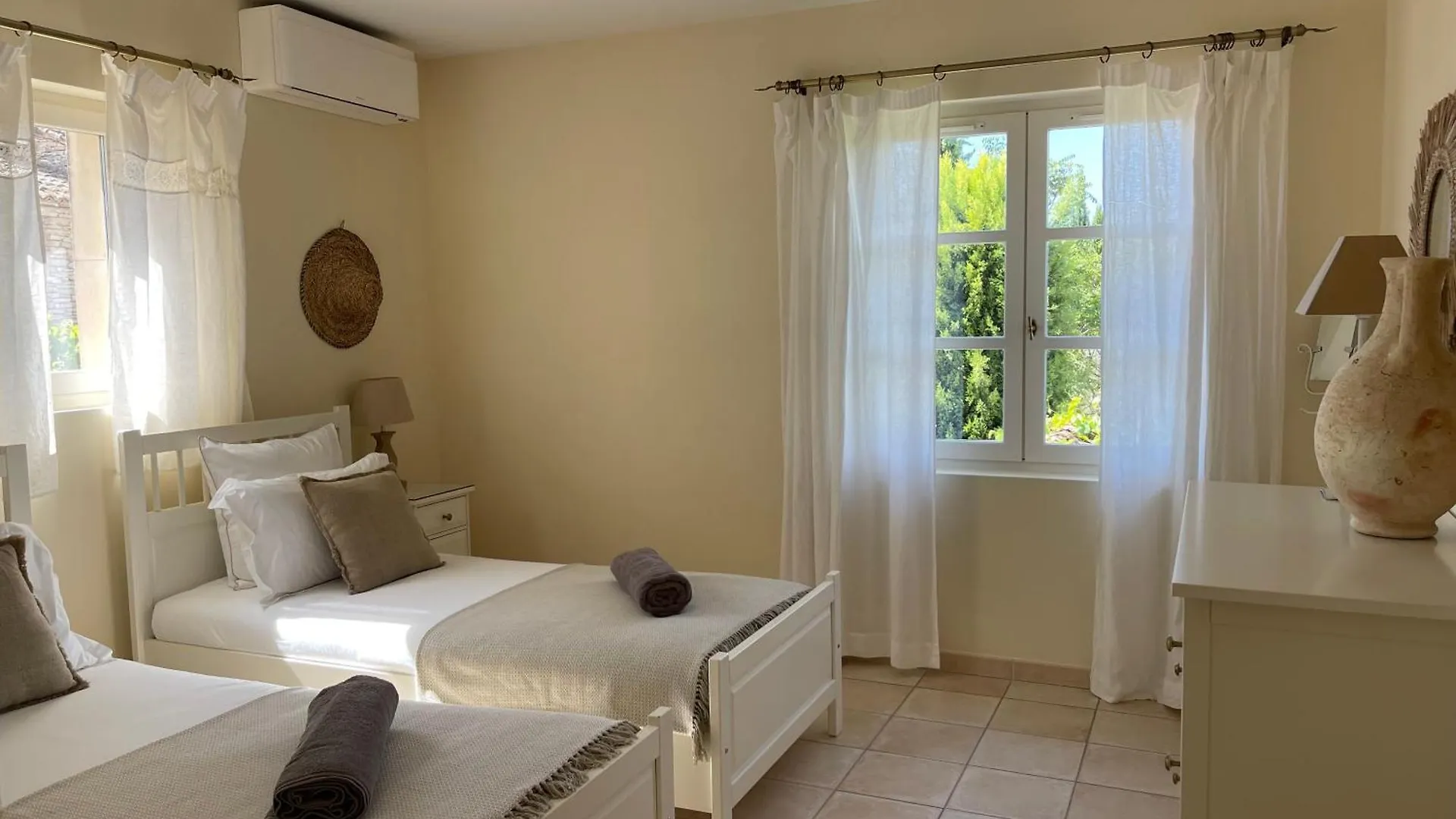 La Villa Baronnette Cabrieres-d'Avignon France